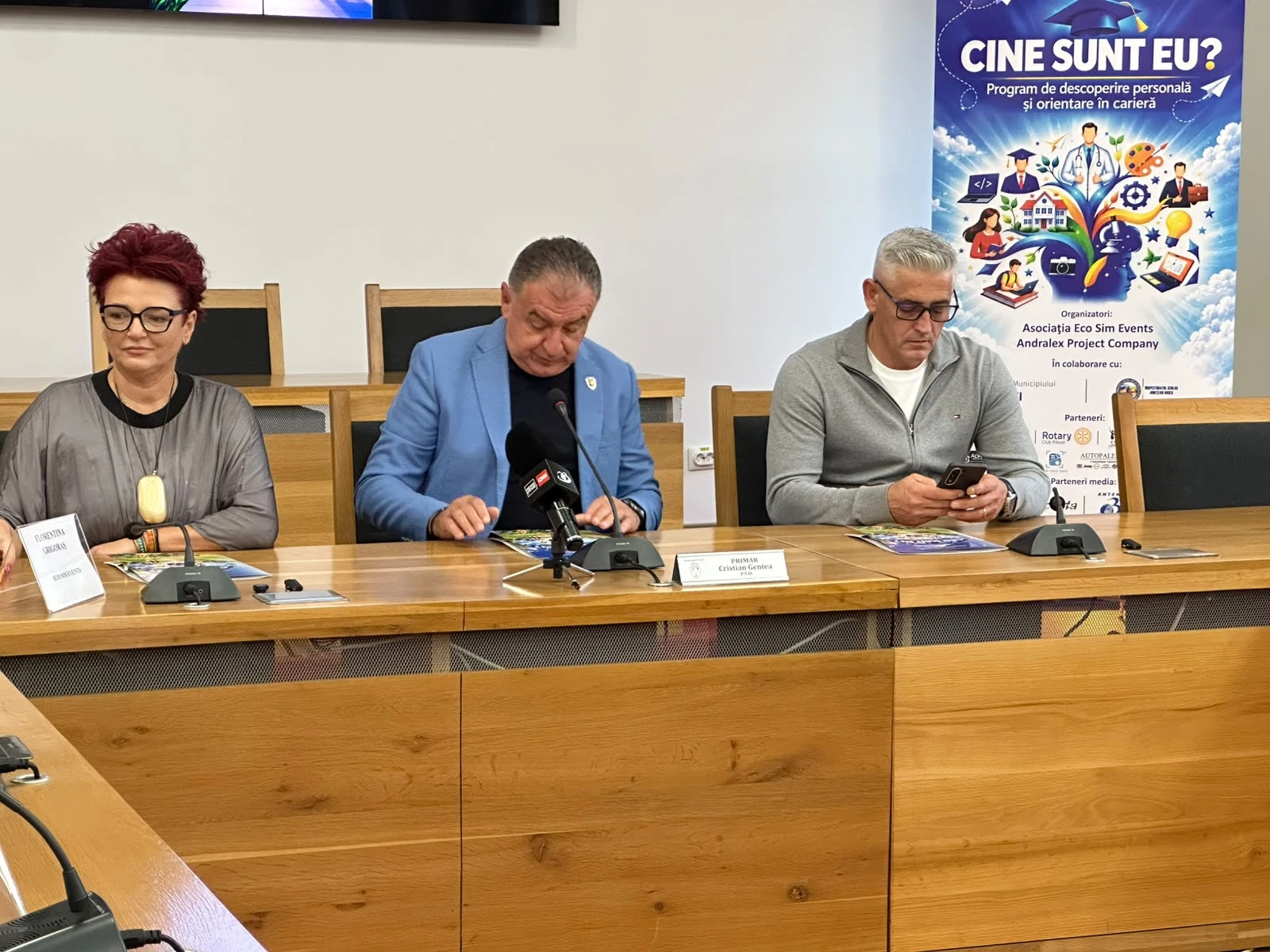 „Cine sunt eu?”, proiect lansat la Pitești pentru VIITORUL LICEENILOR! Primăria și ISJ Argeș se implică în descoperirea vocației tinerilor!