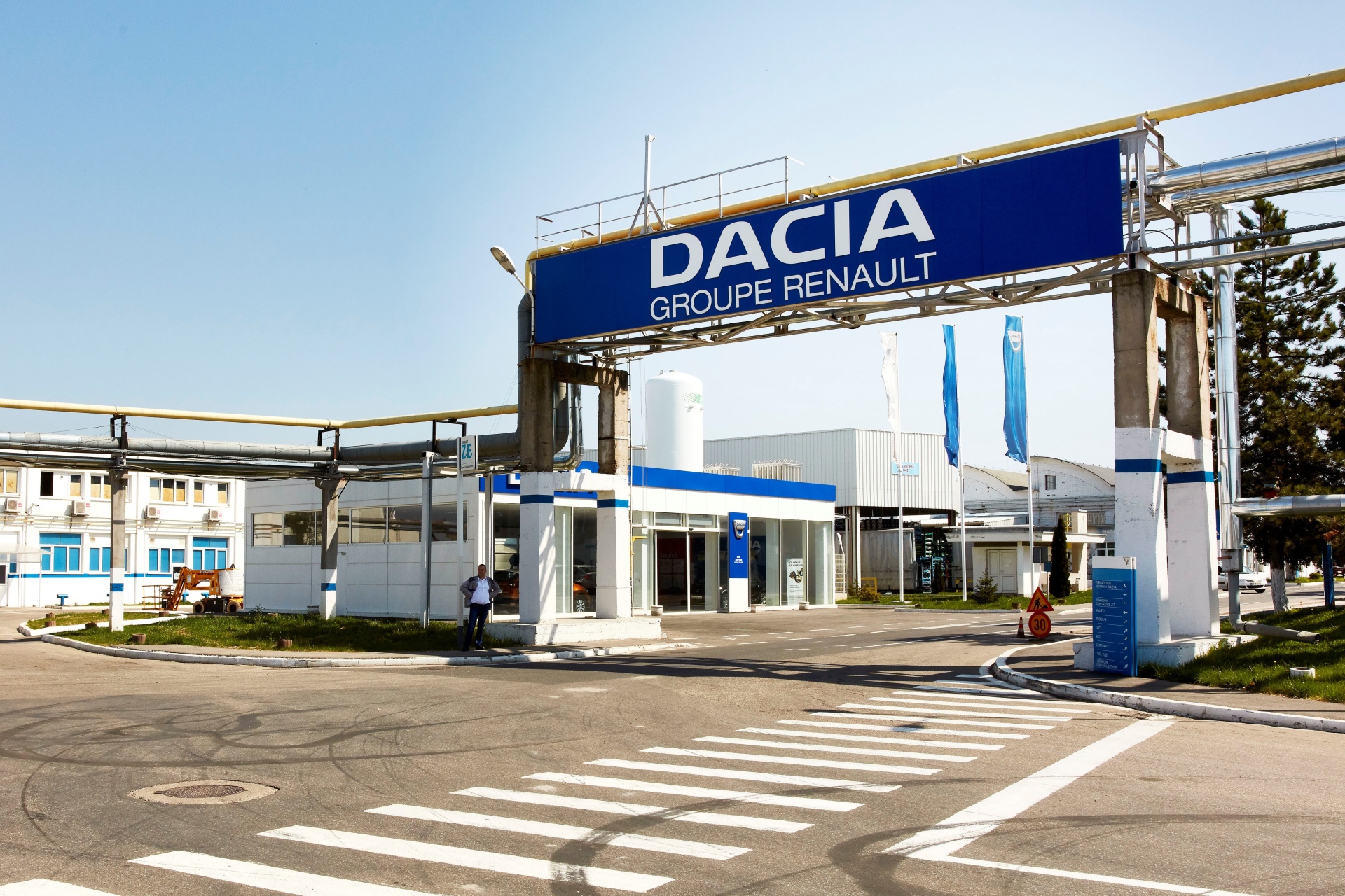 LOVITURĂ pentru DACIA Mioveni! Producția s-a PRĂBUȘIT cu aproape 20% în septembrie