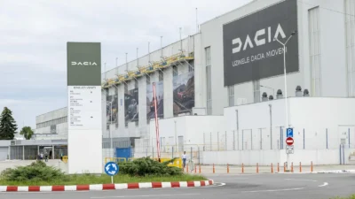 🚨 BOMBA DE LA MIOVENI! DACIA, ÎN FAȚA UNEI PROVOCĂRI ISTORICE: UZINA AR PUTEA PRODUCE PENTRU ARMATA ROMÂNĂ