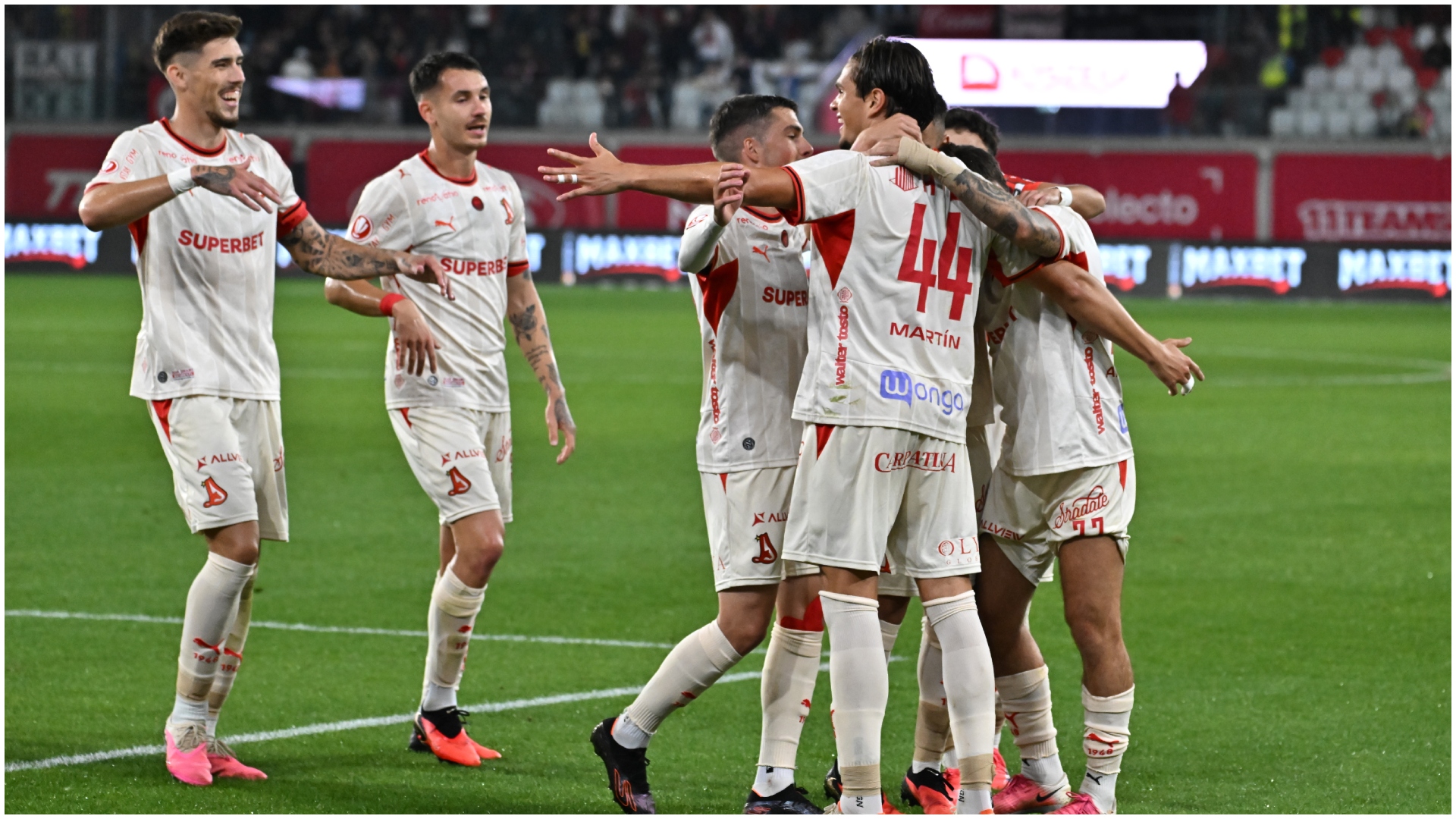 S-a aflat secretul uriaș al lui Dinamo! Detaliul bizar care a ieșit la iveală: ce face antrenorul la meciuri.
