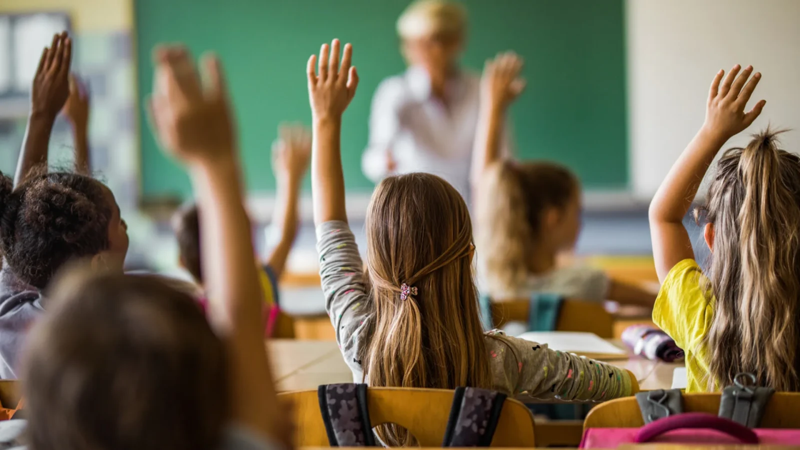 CE SE ÎNTÂMPLĂ CU BANII COPIILOR? Anunțul ministrului Educației despre bursele elevilor!