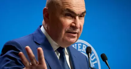 DE CE NU PLEACĂ ILIE BOLOJAN DE LA PALATUL VICTORIA? Întrebări explozive despre putere, bani și stabilitatea politică