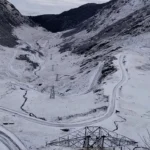 ALERTĂ pe Transalpina! DN 67C a fost închis temporar din cauza ninsorilor. Șoferii nu mai pot circula între Rânca și Obârșia Lotrului!