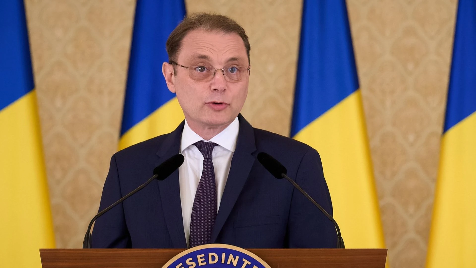 BREAKING NEWS! NICULESCU DĂ TELEFOANE LIDERILOR DE PARTID! VREA GUVERN CU PSD ȘI TEHNOCRAȚI