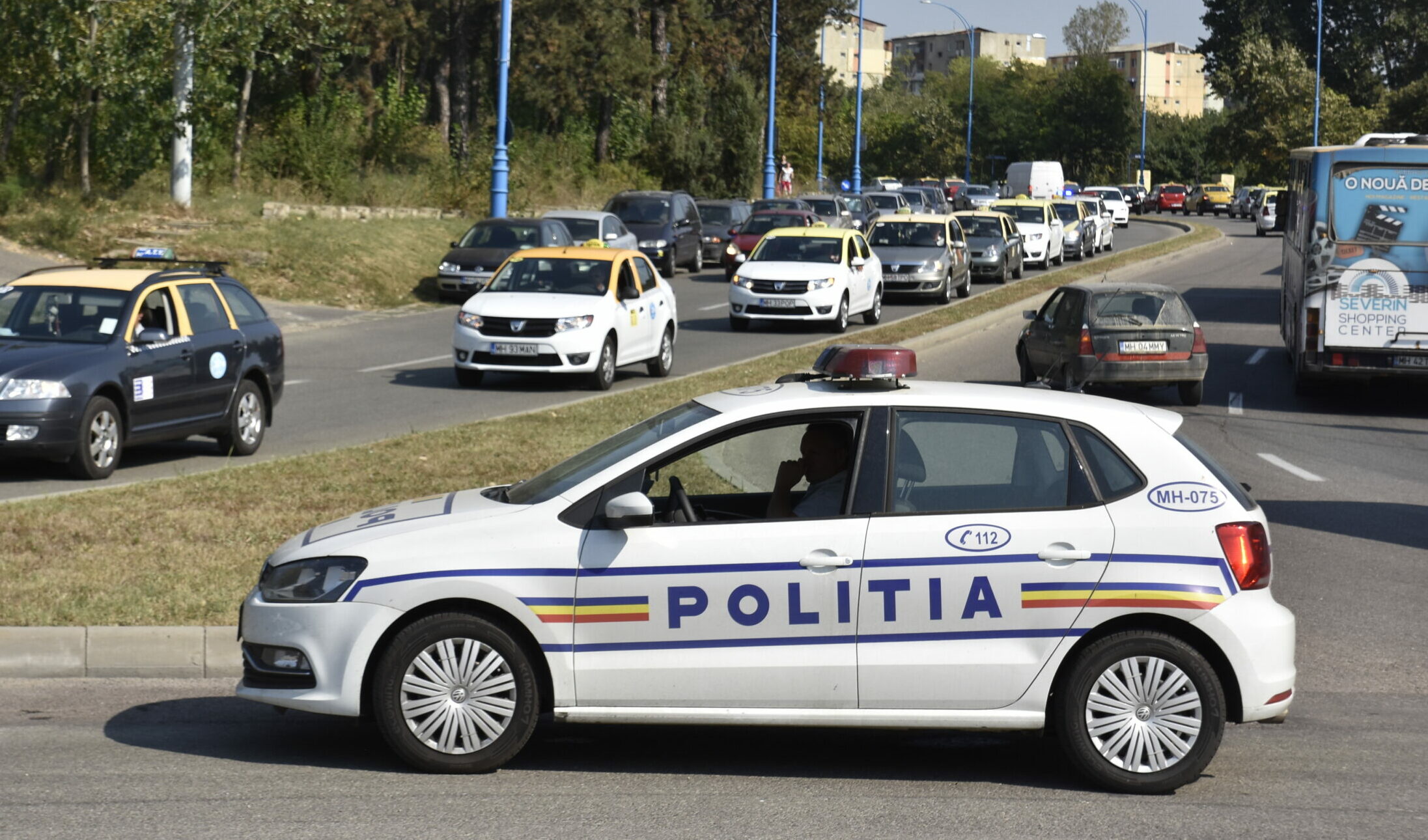 PRĂPĂD! Amenzi de peste 104.000 de lei în Argeș, într-o singură zi! Polițiștii au reținut 13 permise și au retras 21 de certificate!