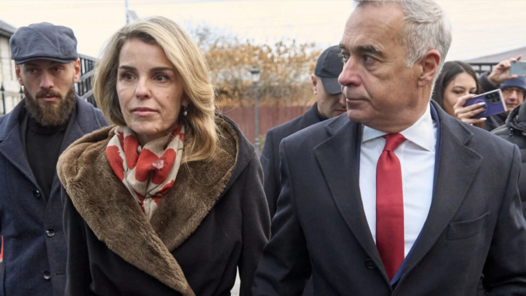 Cristela Georgescu, reacție dură după ce „deținutul politic” Călin Georgescu a fost menținut în arest încă 30 de zile: „Dragostea de țară se răsplătește cu gratii și persecuție politică”!