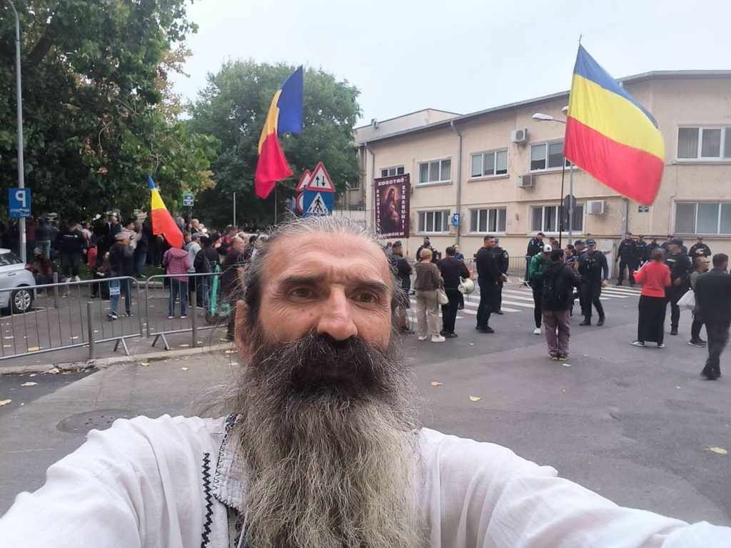 L-au săltat direct de pe stradă! Ce a pățit Stegarul Dac după ce i-a luat apărarea lui Georgescu?