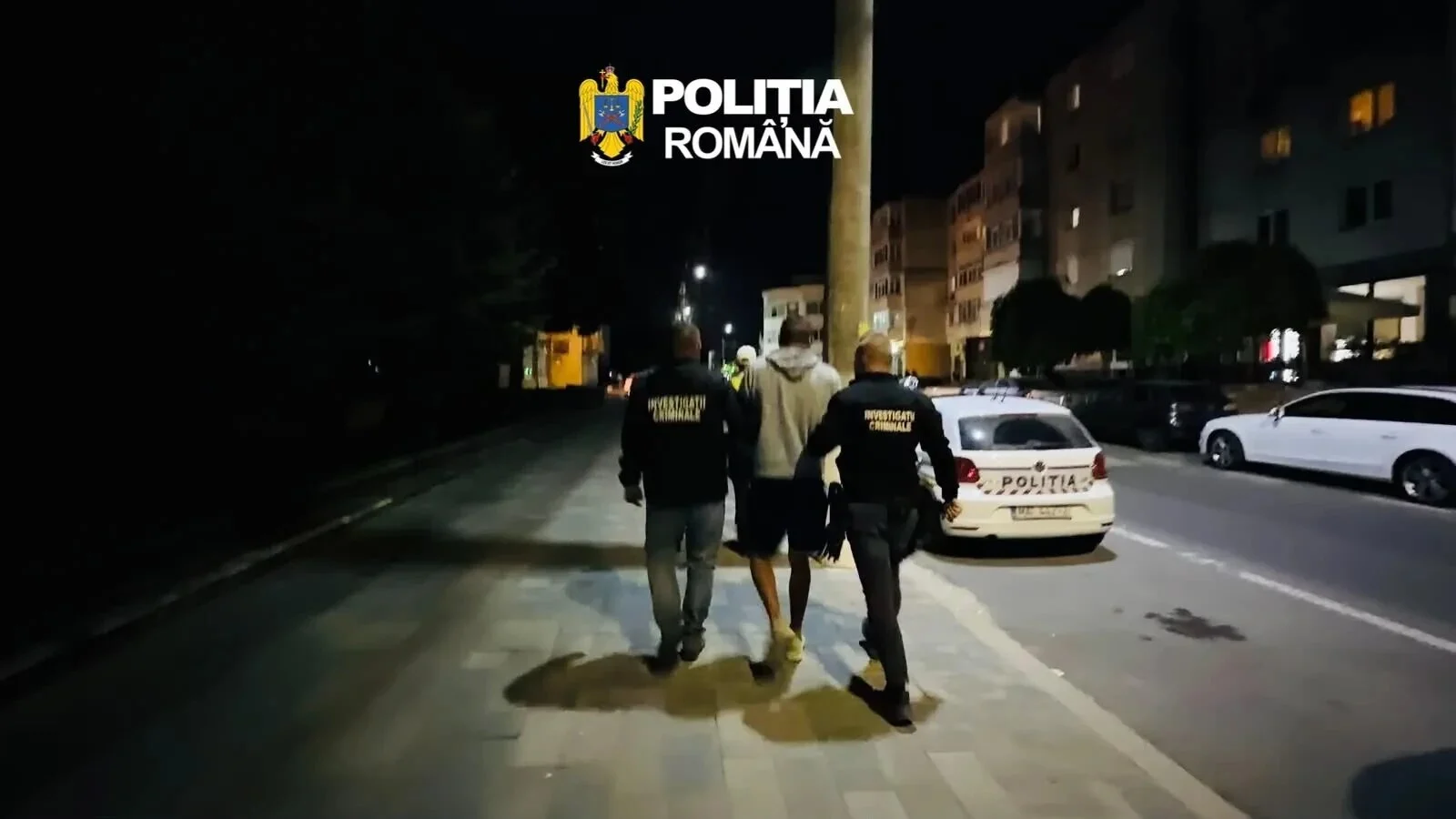 A bătut-o pe stradă pe iubita de 14 ani! Ce a urmat când a sosit Poliția întrece orice imaginație!