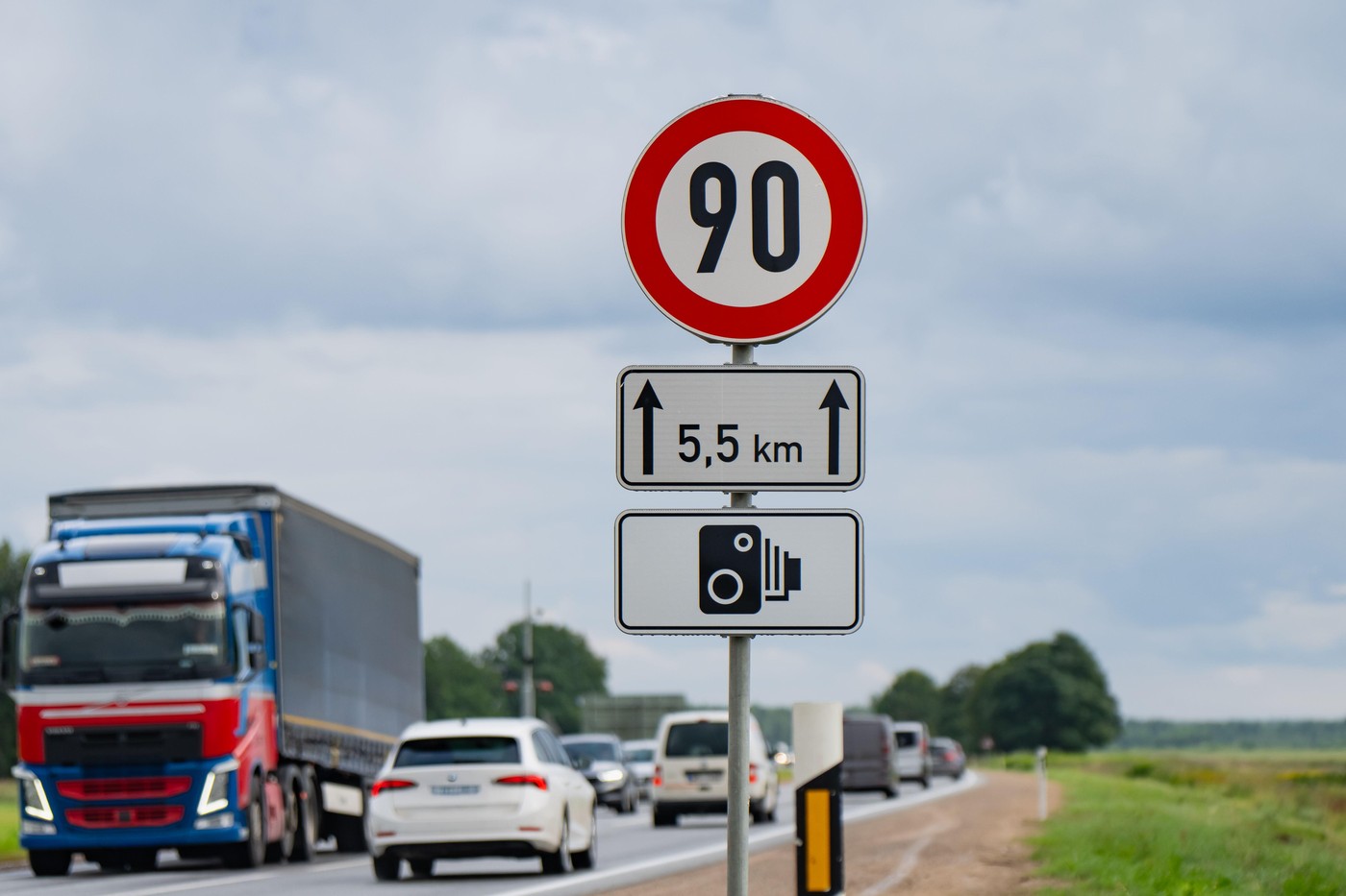 ATENȚIE ȘOFERI! Un singur km/h în plus face diferența! Când rămâneți FĂRĂ PERMIS 120 de zile?