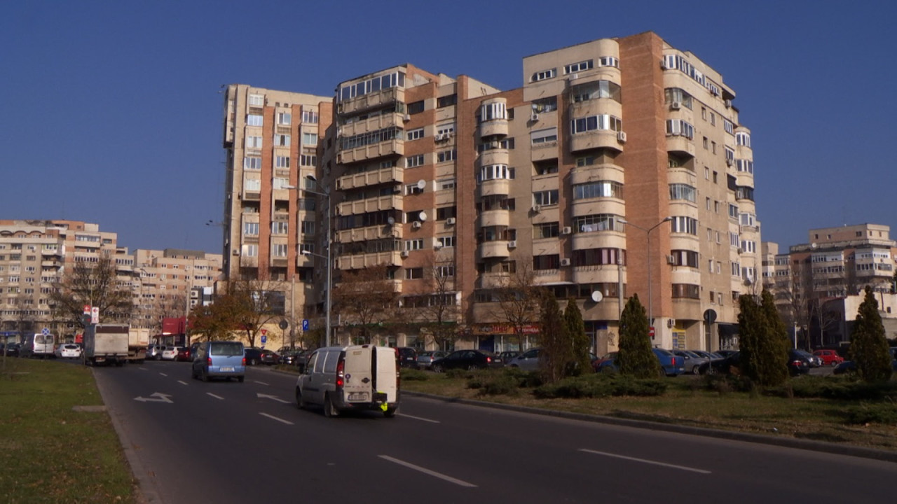 LOVITURĂ pentru proprietari! Balconul închis fără autorizație poate aduce IMPOZIT DUBLU! Ce s-a DECIS? 