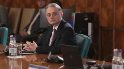 SURPRIZĂ URIAȘĂ LA COTROCENI! De la jurnalism și „Dilema Veche”, direct în cursa pentru Palatul Victoria. Cine este Luca Niculescu, premierul desemnat de Nicușor Dan