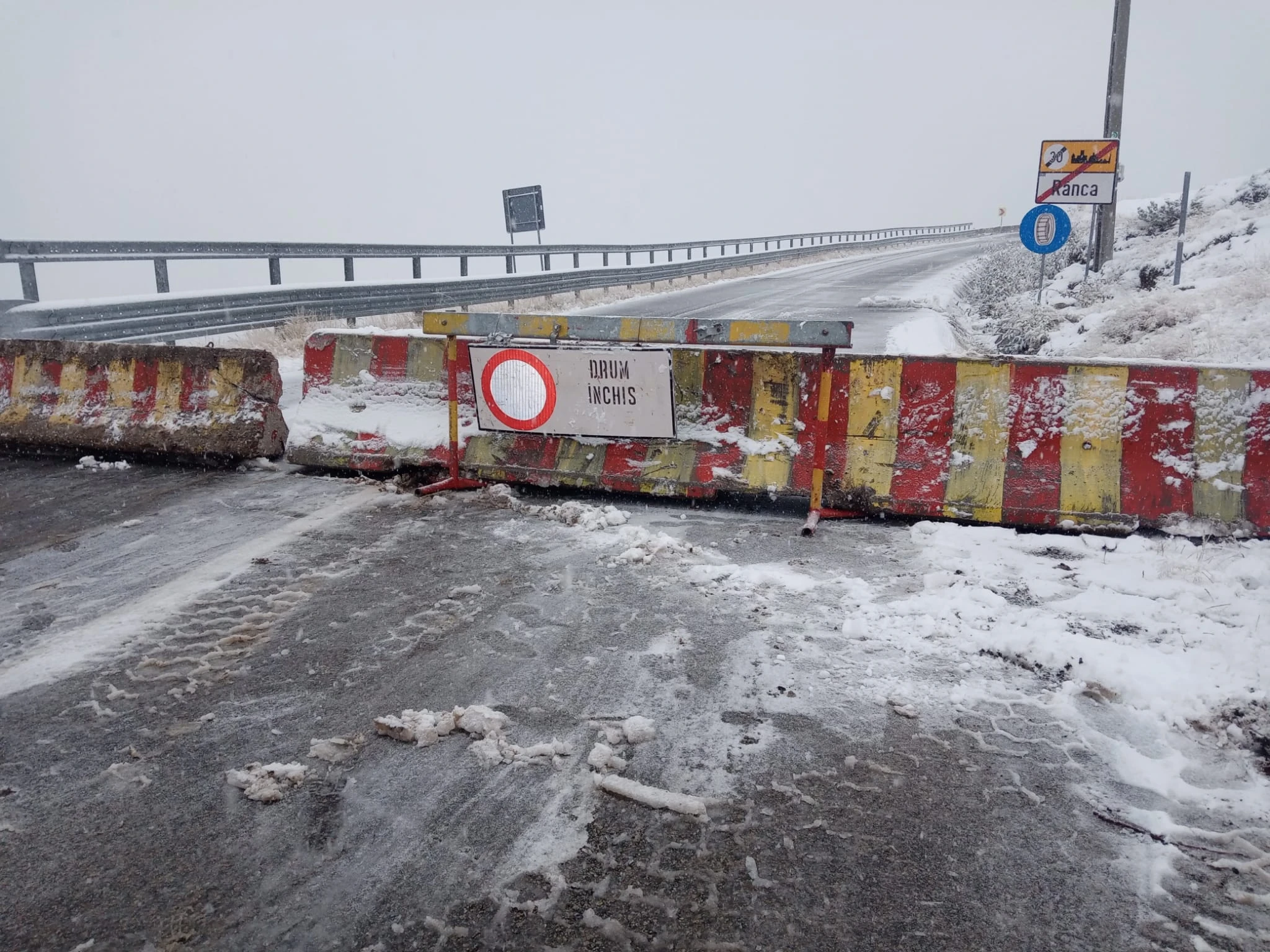 ALERTĂ PENTRU ȘOFERI! TRANSALPINA SE ÎNCHIDE! De astăzi, nu se mai circulă între Rânca și Obârșia Lotrului! CNAIR a anunțat restricții pentru toate autovehiculele!