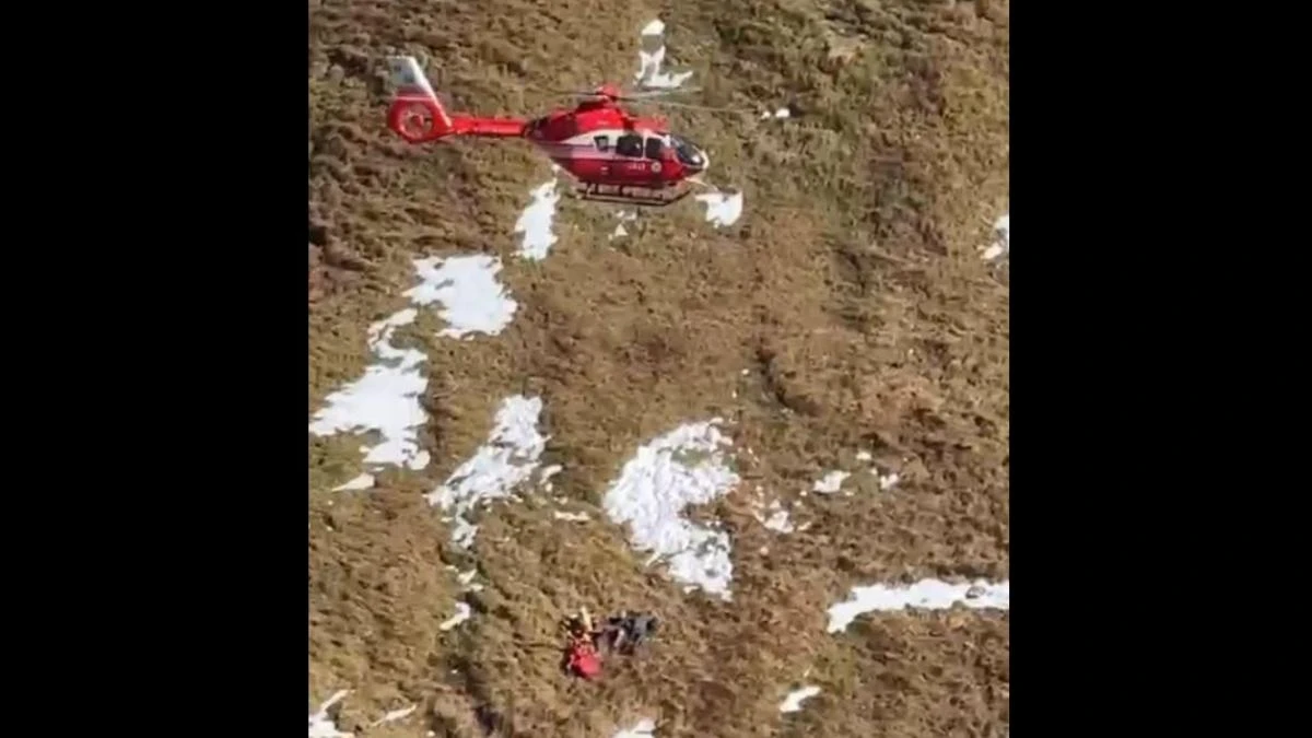 GROAZĂ în Făgăraș! A CĂZUT 40 de metri în prăpastie. INTERVENȚIE contracronometru cu elicopterul SMURD