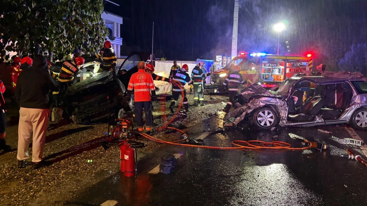 TRAGEDIE! Două ELEVE de 17 ani și un șofer de 25 de ani au MURIT! FILMUL accidentului înfiorător!